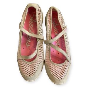 SKECHERS US 9 Beige Mary Jane Criss Cross Straps Flat Mesh Walking Shoes Womens